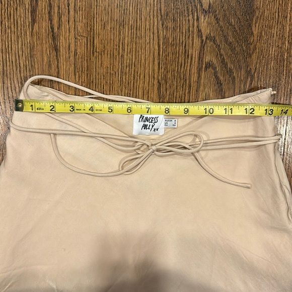 Princess Polly beige silky lined mini skirt with wrap around tie size 2 - Picture 4 of 8